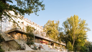 Vue extérieure du nouveau centre de sports nautiques à Graz (© Christian Repnik)