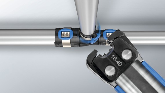 Geberit FlowFit est particulièrement simple à poser Geberit FlowFit est particulièrement simple à poser