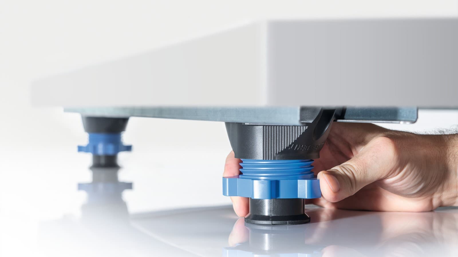 Duschfläche mit Installationsrahmen Duschfläche mit Installationsrahmen