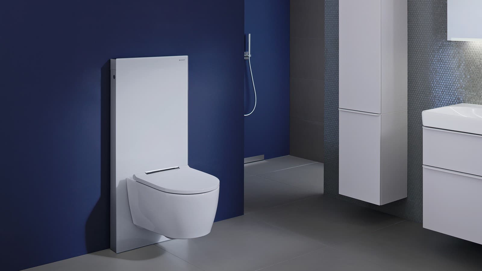 Salle de bains avec module sanitaire pour WC Geberit Monolith blanc Salle de bains avec module sanitaire pour WC Geberit Monolith blanc