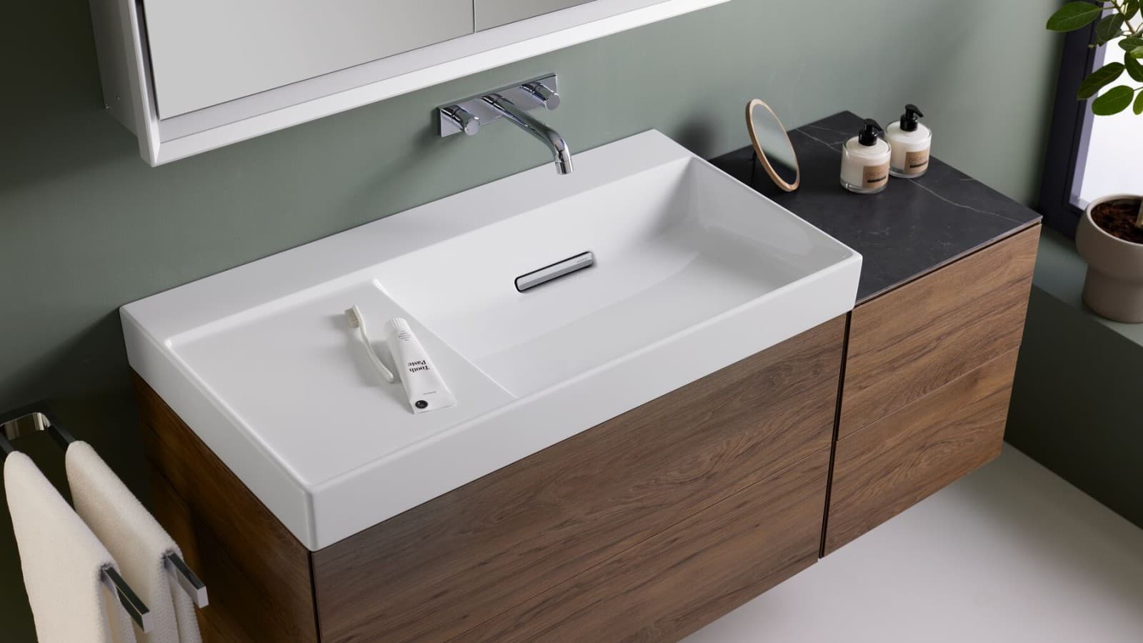 Hochwertige Ablage aus schwarzem Marmor Hochwertige Ablage aus schwarzem Marmor