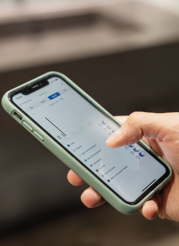 Exploitation des données d’utilisation dans l’application Geberit Control sur l’appareil ou de manière centralisée dans Geberit Gateway Exploitation des données d’utilisation dans l’application Geberit Control sur l’appareil ou de manière centralisée dans Geberit Gateway