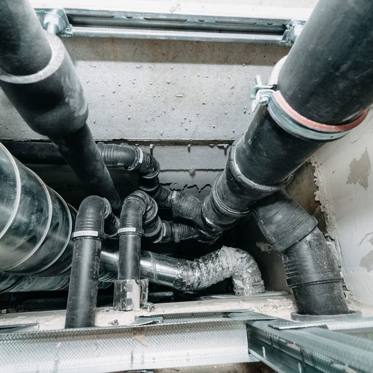 Geberit Silent-Pro SuperTube Fallleitung im Schacht Geberit Silent-Pro SuperTube Fallleitung im Schacht