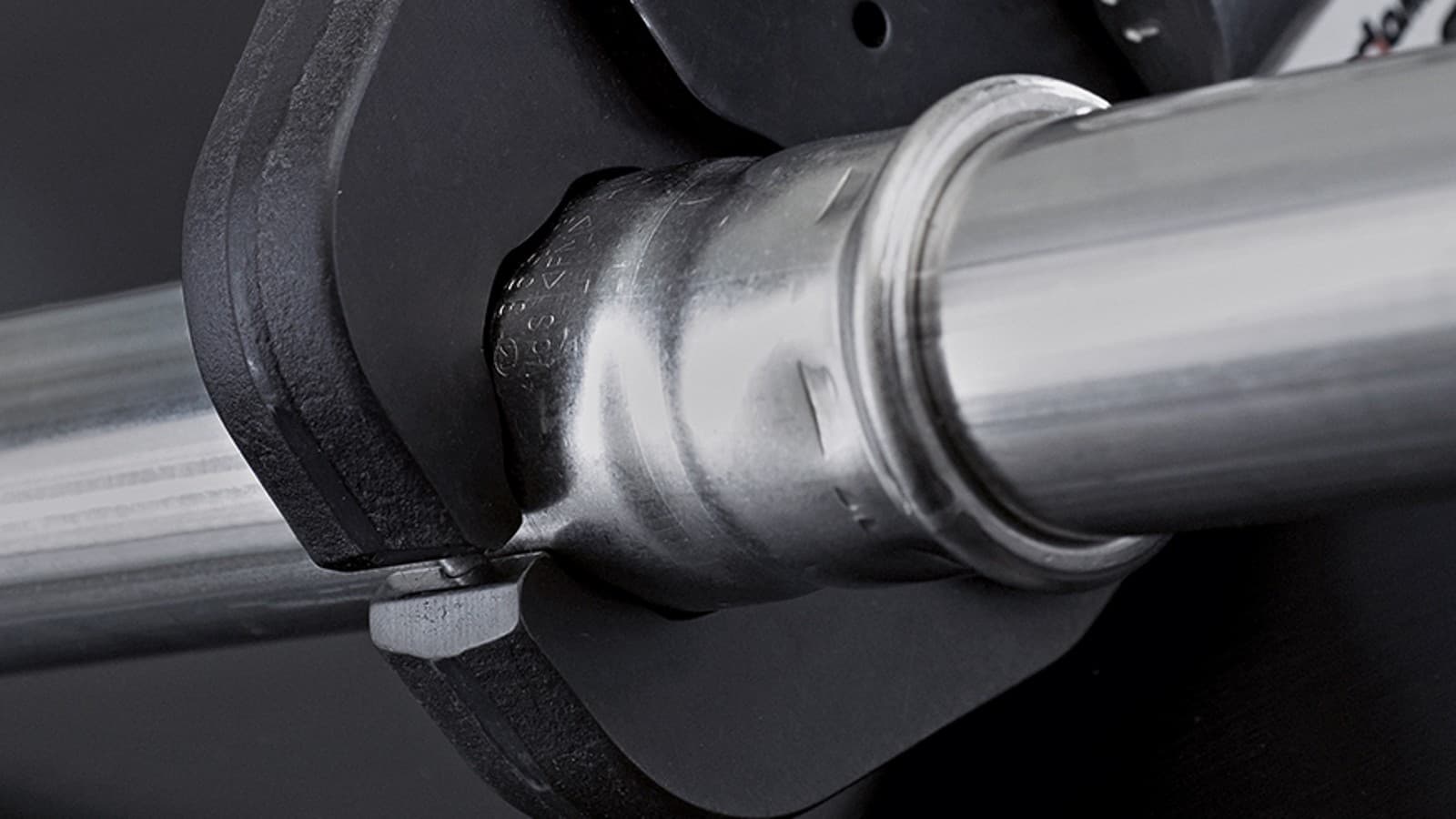 Pressbacken mit Mapress Rohr Pressbacken mit Mapress Rohr